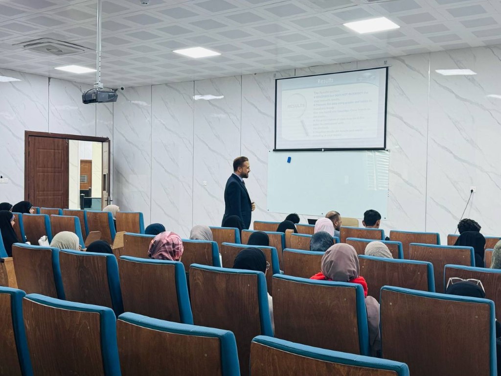 كلية التقنيات الصحية والطبية بالتعاون مع مركز التعليم المستمر تنظم ورشة عمل بعنوان "تحليل البيانات وتفسير النتائج :مهارات اساسية لطلبة المرحلة الاخيرة