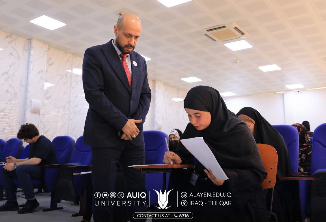 رئيس جامعة العين العراقية يتفقد القاعات الامتحانية في كلية التربية
