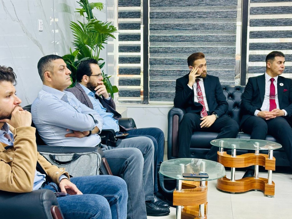 اجتماع عميد كلية التقنيات الصحية والطبية مع أساتذة المواد الوزارية التقويمية