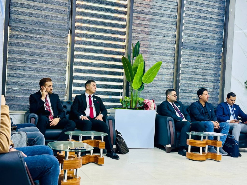 اجتماع عميد كلية التقنيات الصحية والطبية مع أساتذة المواد الوزارية التقويمية