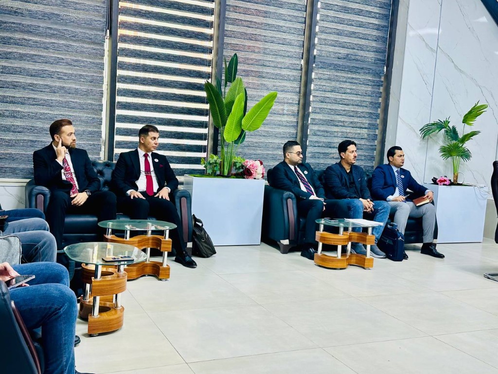 اجتماع عميد كلية التقنيات الصحية والطبية مع أساتذة المواد الوزارية التقويمية