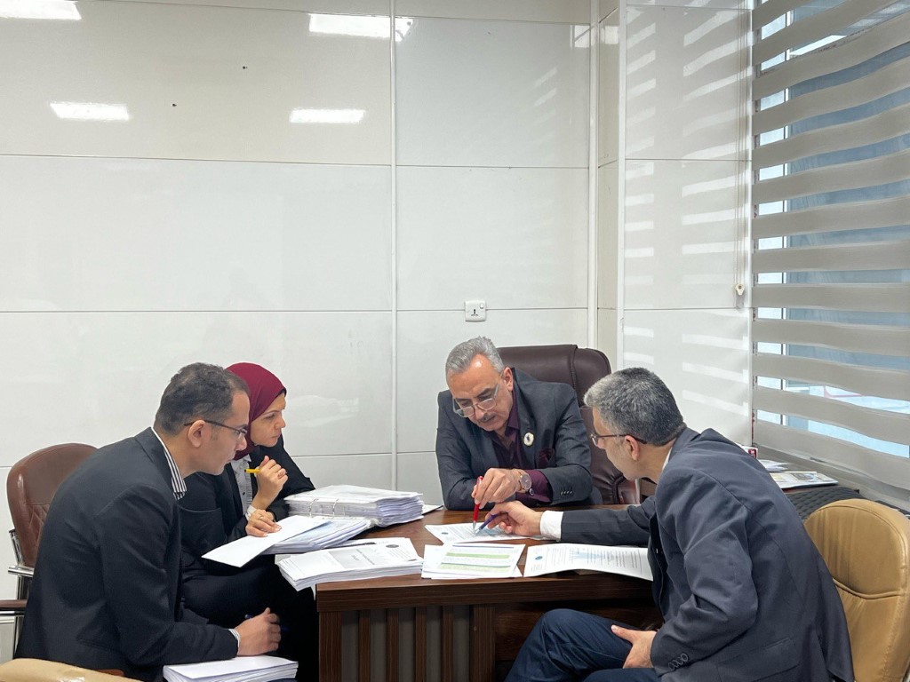 اجتماع لجنة المراجعة الداخلية في كلية الصيدلة - جامعة العين العراقية