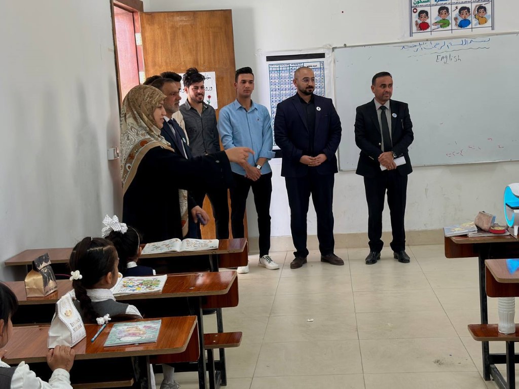 كلية الهندسة تنظم حملات تشجير في عدد من المدارس