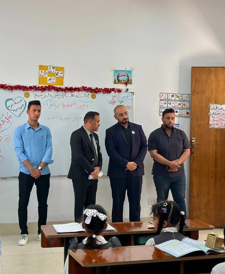 كلية الهندسة تنظم حملات تشجير في عدد من المدارس