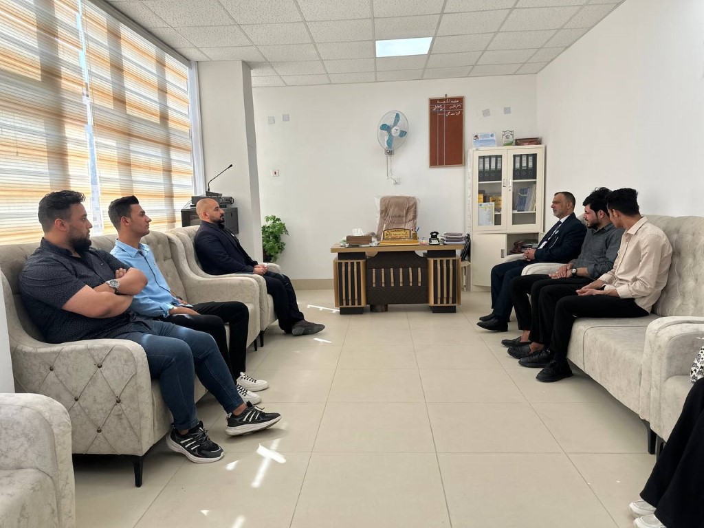 كلية الهندسة تنظم حملات تشجير في عدد من المدارس