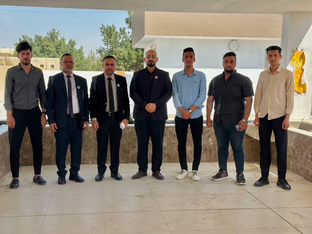 كلية الهندسة تنظم حملات تشجير في عدد من المدارس