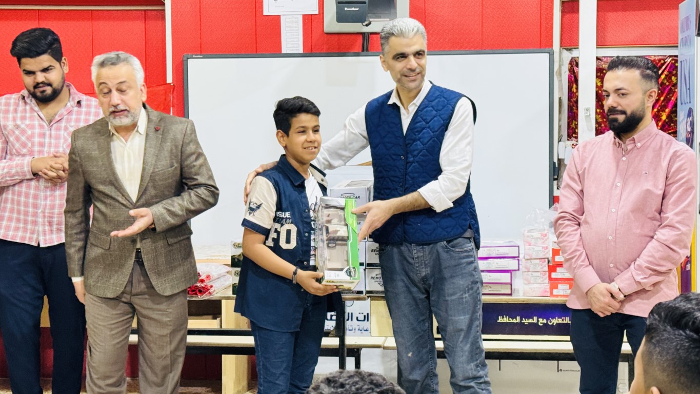 روح العطاء: طلبة الكلية التقنية الهندسية في زيارة إنسانية إلى مدرسة التضامن.